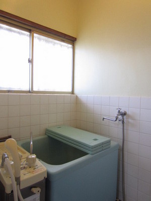 Bath. Since the bus toilet by Guests can indulge in a leisurely healing bath time.