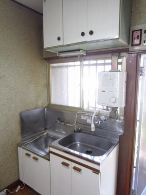 Kitchen. Is a convenient two-burner stove installation Allowed kitchen towards the self-catering school.