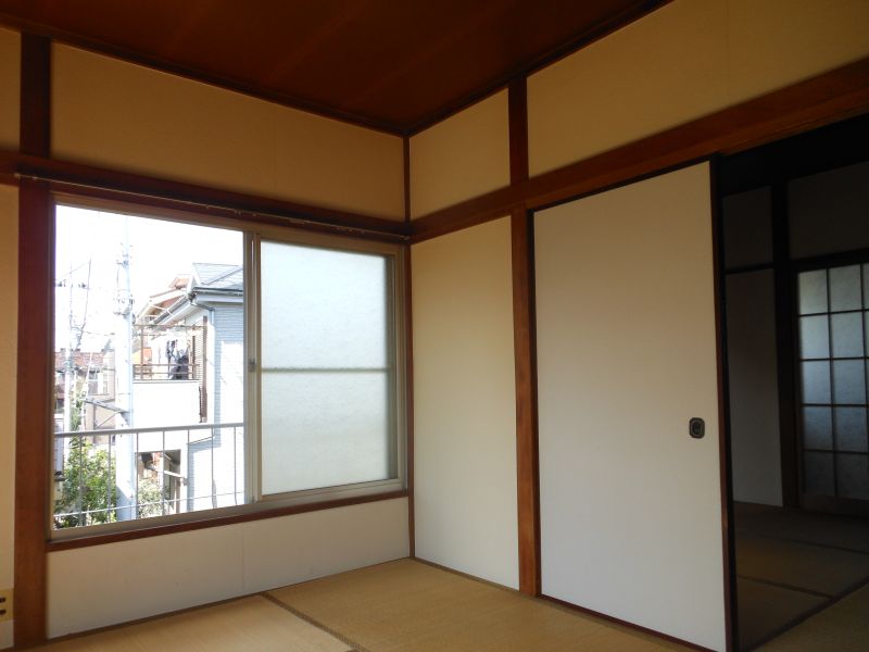 Other room space. Japanese-style room 4.5 Pledge