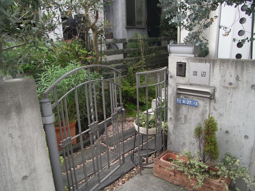 Local appearance photo. Gate
