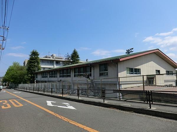 Junior high school. Minamiikuta until junior high school 500m