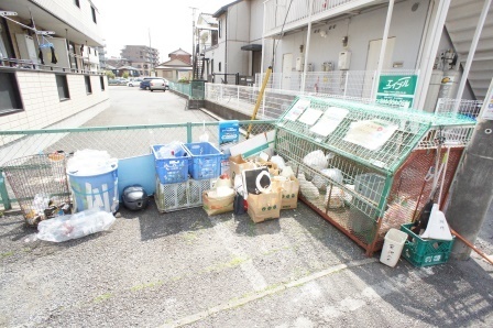 Other. Neighborhood garbage collection point ☆