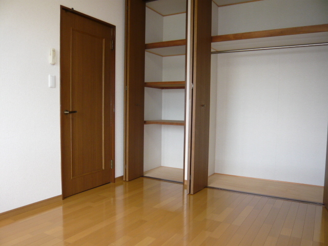 Living and room. In large storage rooms, To clean the room