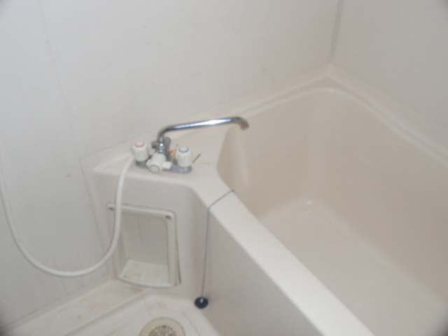 Washroom. Shukugawara real estate rental apartment security surface relief of the room