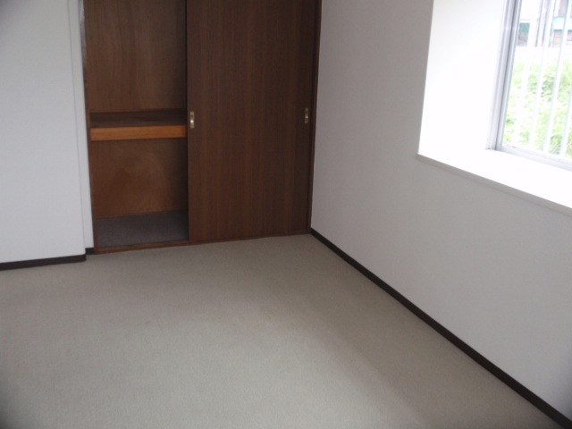 Other room space. Shukugawara real estate rental apartment security surface relief of the room