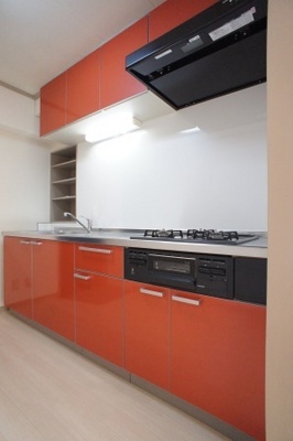 Kitchen. Kitchen also housed with a 3-neck gas stove grill, Cooking space is also enough