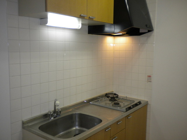 Kitchen. Happy gas 2-neck! Convenient cooking space!