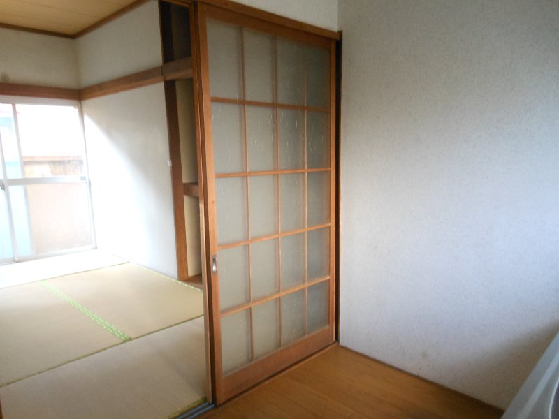 Kitchen. Japanese-style room from the kitchen