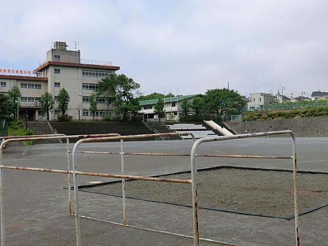 Primary school. 825m to Kawasaki City Nagao Elementary School