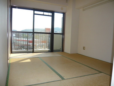 Living and room. This room of feelings to settle Japanese-style room. It is also good leisurely in the Japanese-style room