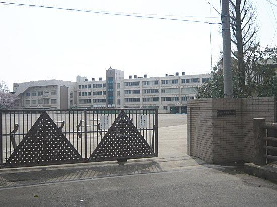 Junior high school. Nakanoto until junior high school 1100m Nakanoto junior high school