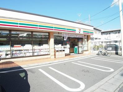 Convenience store. Seven-Eleven Mukogaoka 254m to the amusement (convenience store)