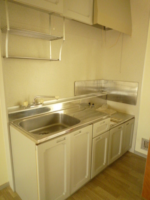 Kitchen. Is a convenient two-burner stove installation Allowed kitchen towards the self-catering school.