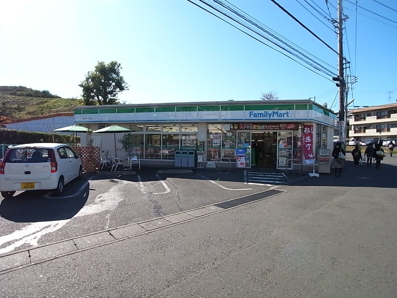 Convenience store. FamilyMart Higashiikuta chome store up (convenience store) 149m