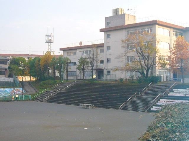 Primary school. 850m to Nagao Elementary School