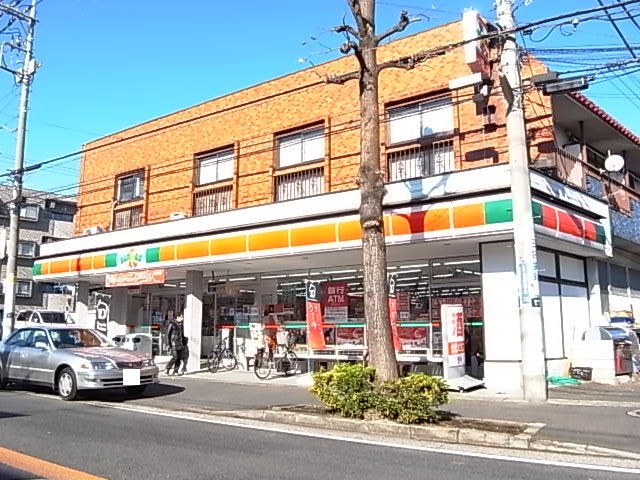 Convenience store. Thanks Kawasaki Tama High School before store up (convenience store) 482m