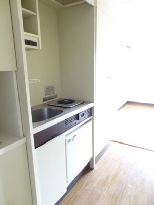 Kitchen. It is with electric stove ☆