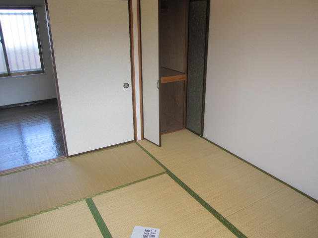 Other room space. Mukogaoka Amusement real estate rental apartment security surface relief of the room