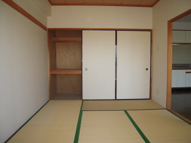 Receipt. Japanese-style room ・ Storage ken