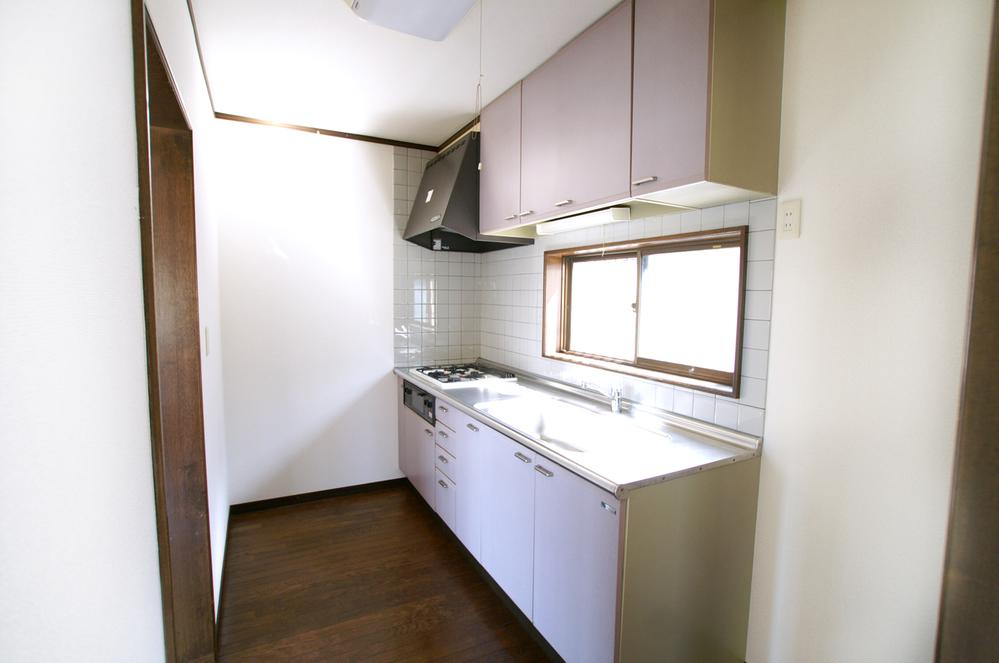 Kitchen. Indoor (10 May 2013) Shooting