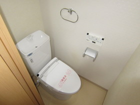 Toilet. Line function with toilet seat