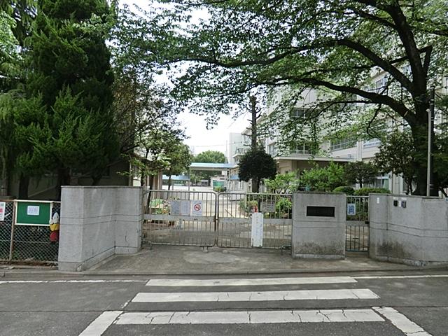 Primary school. 600m to the Kawasaki Municipal Mita Elementary School