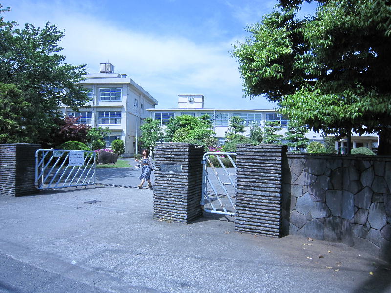 high school ・ College. Prefectural Tama High School (High School ・ National College of Technology) up to 100m