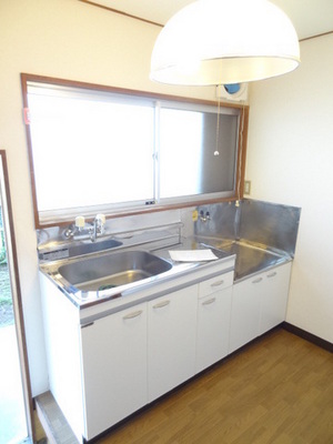 Kitchen. Is a convenient two-burner stove installation Allowed kitchen towards the self-catering school.