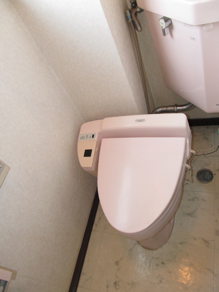 Toilet. With Washlet ☆