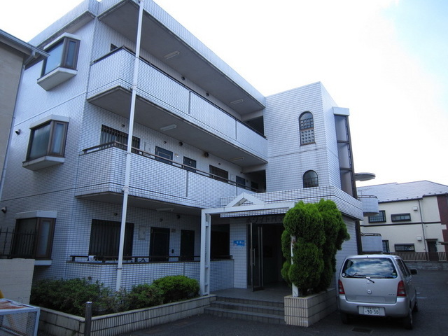 Entrance. A quiet residential area