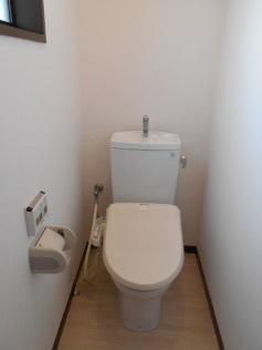 Toilet. Bidet for the new exchange, You can clean your use.