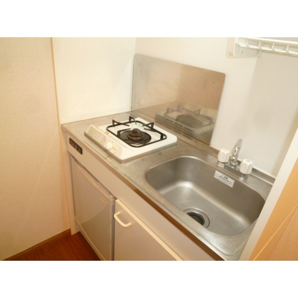 Kitchen. 1-burner stove Installed