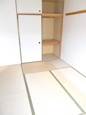 Living and room.  ☆ There are Japanese-style room ☆