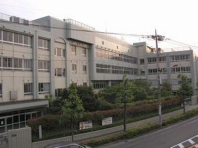 Primary school. 350m to Kawasaki City, but elementary school (elementary school)