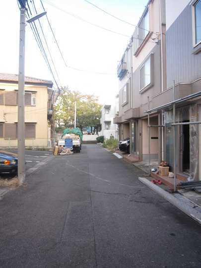 Local photos, including front road. Frontal road