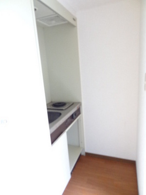 Kitchen. It is with electric stove ☆