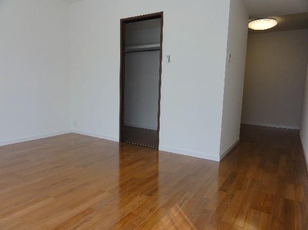 Non-living room. Room room other than