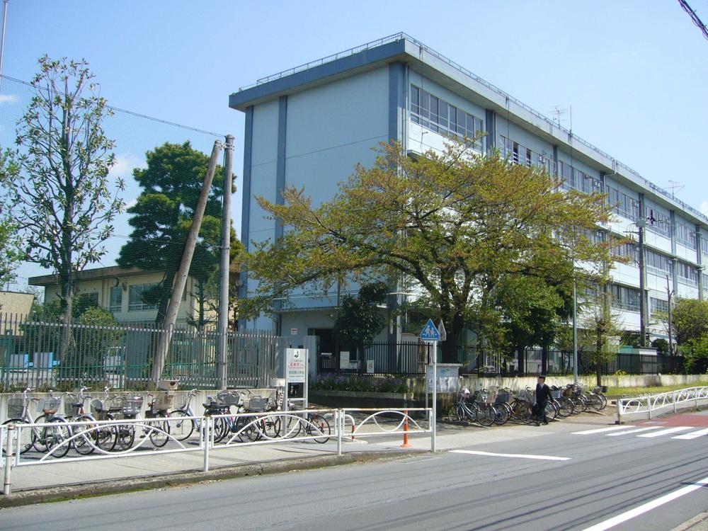 Primary school. Shukugawara until elementary school 400m