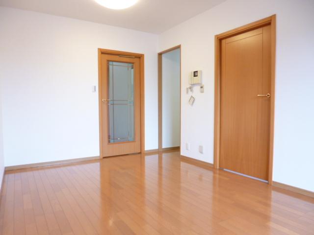 Living. Living-dining. With floor heating.