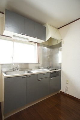 Kitchen. Kitchen space spacious! You Hakadori also dishes!