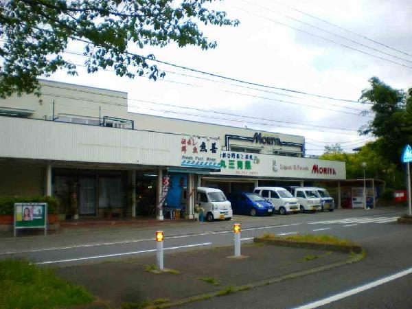 Supermarket. Minamiikuta 800m to the shopping street