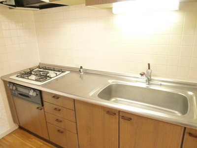 Kitchen. Glad to Favorite dishes, 3-neck is a gas stove in the property! 