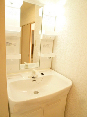 Washroom. Wash basin is an independent type! Effortlessly prepare for going out ☆ 