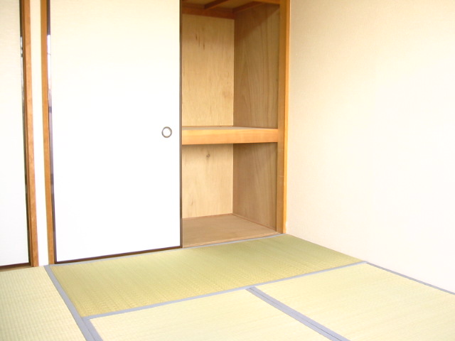 Kitchen. Mukogaoka Amusement real estate apartment for rent security surface relief of the room