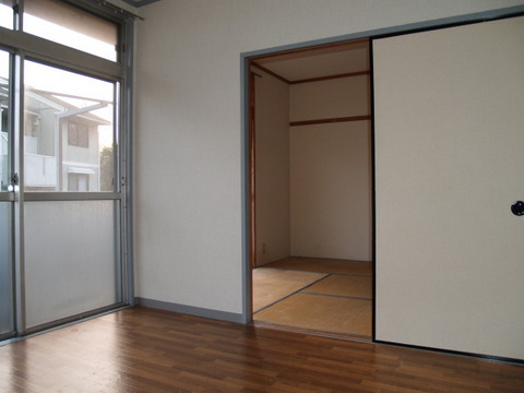 Living and room. sum ・ Both Hiroshi will be out on the veranda