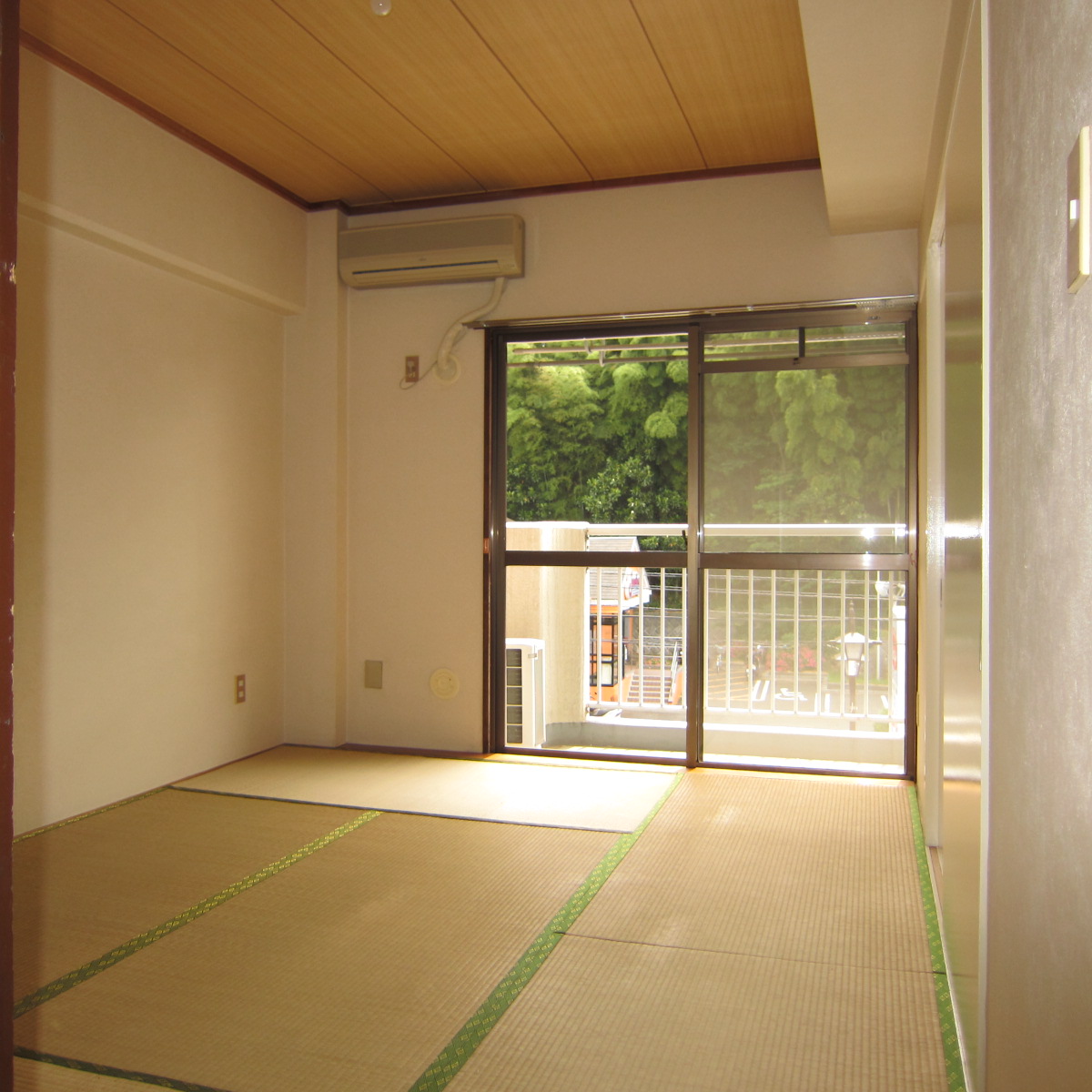 Other room space. Japanese-style room to settle