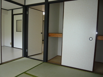 Living and room. Japanese-style room of settled rather than space is healing. 