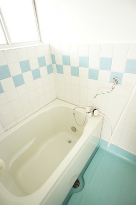 Bath. Since the bus toilet by Guests can indulge in a leisurely healing bath time. 