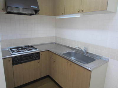 Kitchen. It's attractive and spacious kitchen space. 