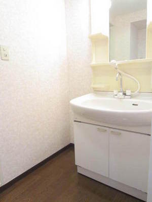 Washroom. Wash basin is an independent type! Effortlessly prepare for going out ☆ 